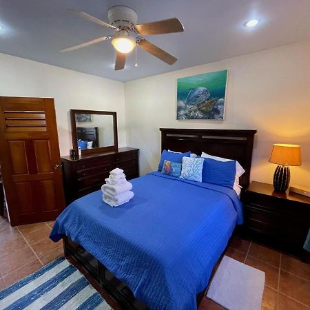 Pura Vida Inn Caye Caulker Bagian luar foto