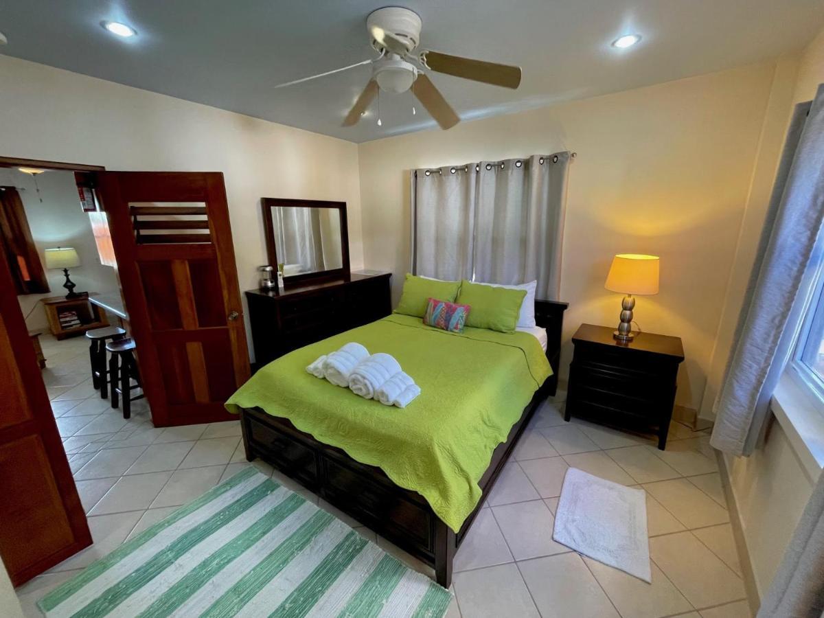 Pura Vida Inn Caye Caulker Bagian luar foto